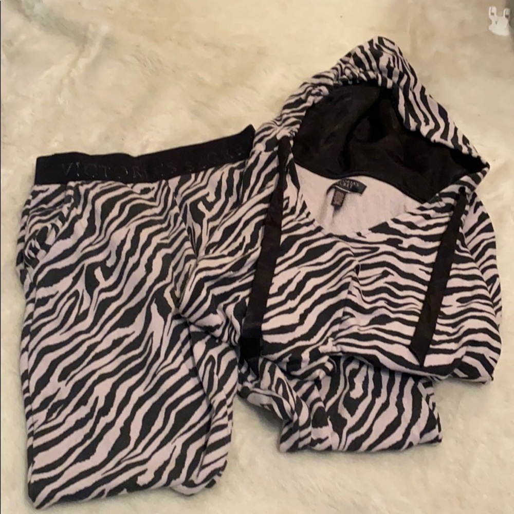 Victoria secret jogger set